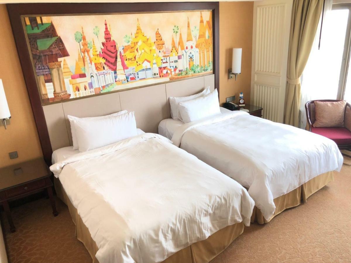 Sule Shangri-La, Yangon Exterior photo